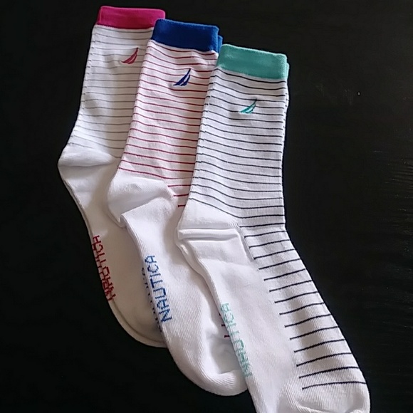 🌻Nautica🌻 woman crew socks❤ - Picture 2 of 6